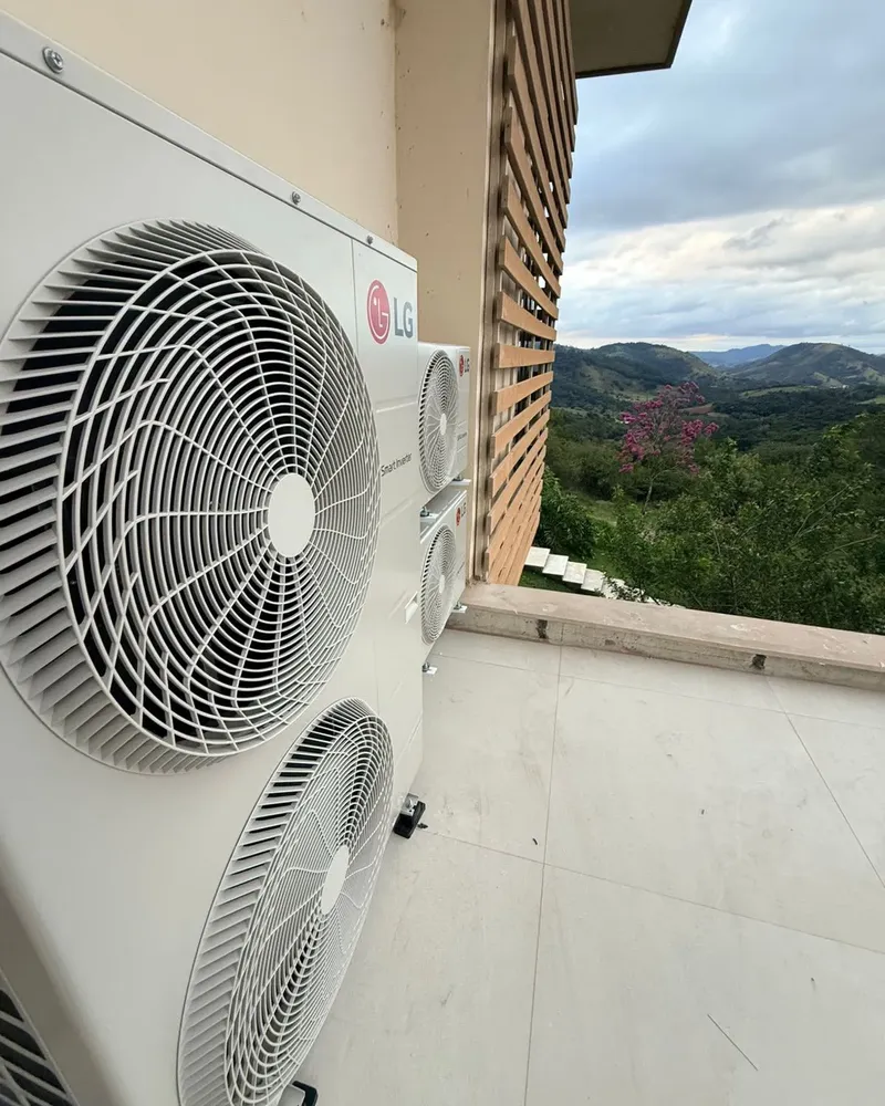 Condensadora de grande porte instalada pela MG Climatização